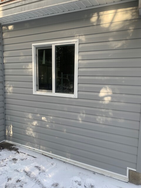 2 nd pic ( window also installed )
